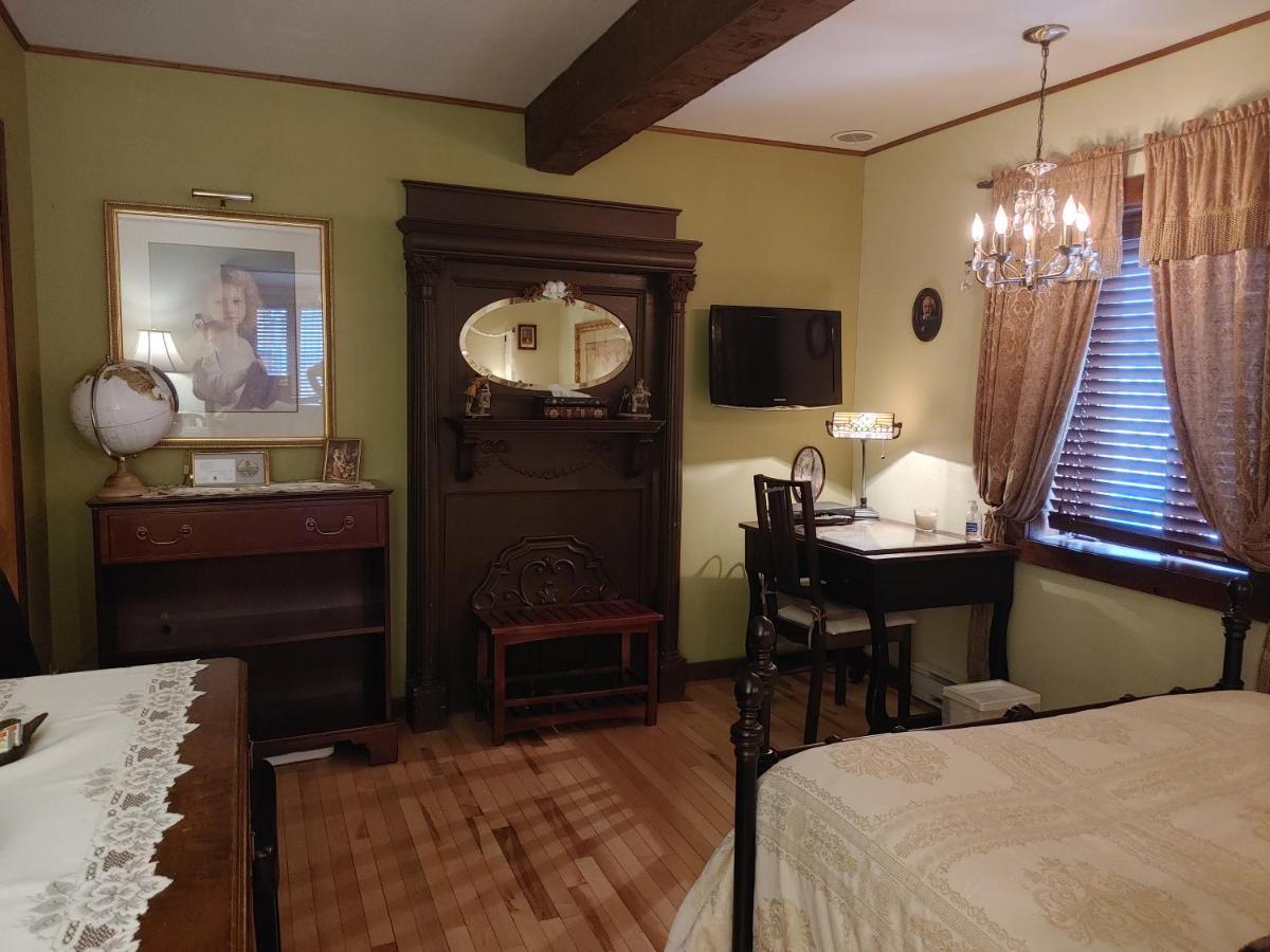 Refuge Du Poete Guest house Longueuil