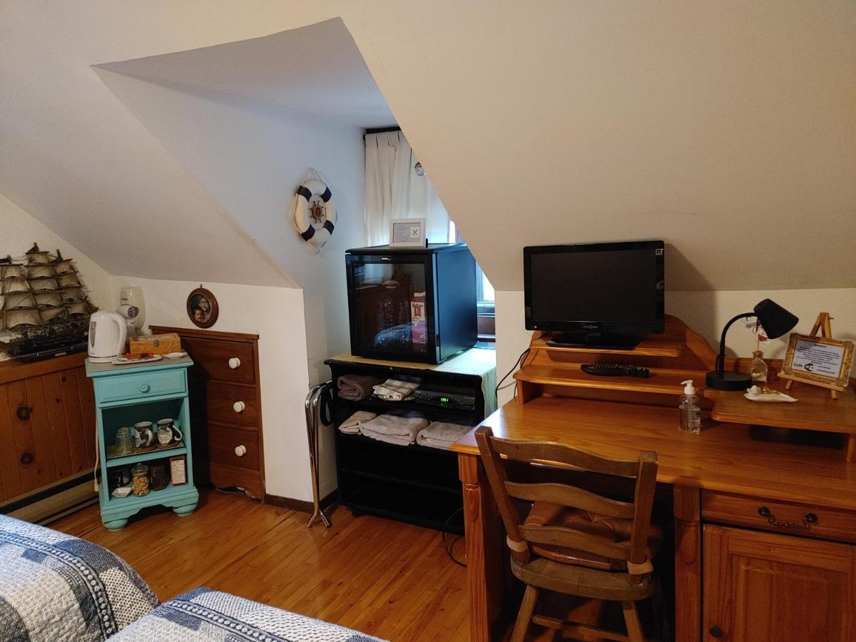 Refuge Du Poete Guest house Longueuil